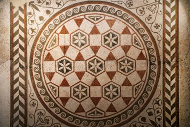 Roma, İtalya - 8 Ocak 2020. Antik mozaik Ulusal Roma Müzesi 'nde sergileniyor. Roma 'nın erken ve erken tarihinden arkeolojik bulgulara odaklı sergiler sergileniyor.