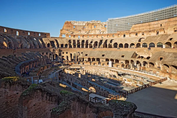 Řím Leden 2020 Turisté Navštíví Zříceninu Kolosea Římě Největší Římská — Stock fotografie