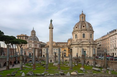Trajan 'ın köşe yazısı ve Trajan' ın Forumu, Roma, İtalya Harabeleri