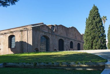Eski Diocletian Hamamları, Antik Roma 'da umumi hamamlardı. Şimdi Roma Ulusal Müzesi 'nin bir parçası ve birçok antik sanat eseri var..