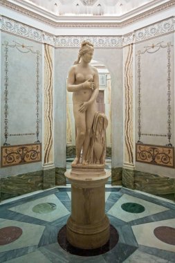 Roma, İtalya - 6 Ocak 2020. Capitoline Müzelerinin sergilendiği antik heykeller. Roma 'daki Capitoline Hill' in tepesinde bir arkeoloji müzesi.