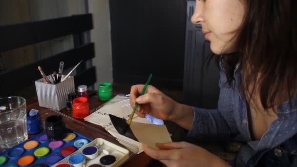 Joven Artista Pintora Que Trabaja Estudio Arte — Vídeo de stock