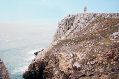 Haç anıt kalem Hir cape Fransızca Brittany, Atlantik Okyanusu.