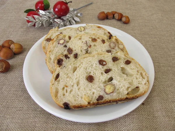 Boże Narodzenie Rodzynek Orzechów Chleb — Zdjęcie stockowe