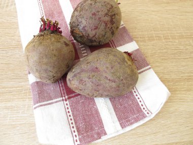 Pancar bulaşık bezi tablo üzerinde