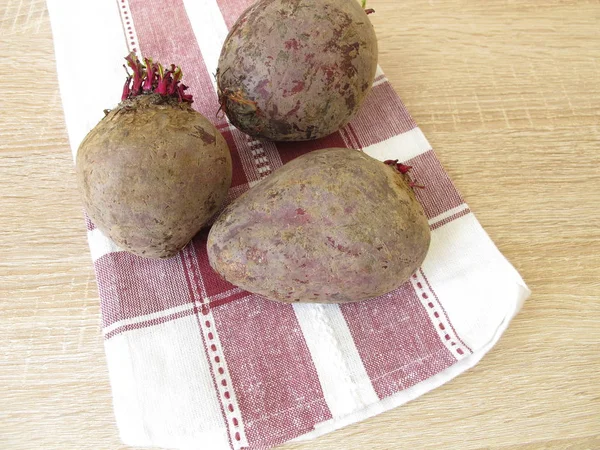 Pancar bulaşık bezi tablo üzerinde