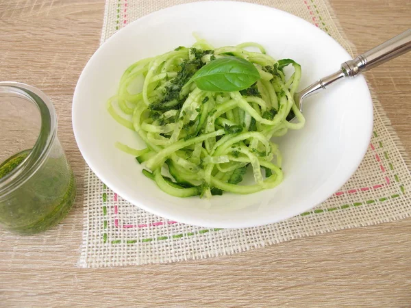 Salada Pepino Espaguete Com Macarrão Vegetal Formar Espiralizadores — Fotografia de Stock