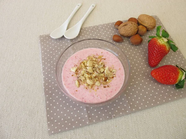 Homemade Breakfast Cottage Cheese Strawberries Nuts — Stock Photo, Image