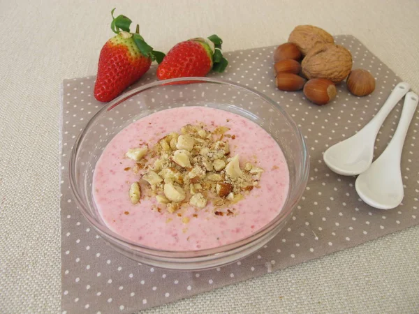 Homemade Breakfast Cottage Cheese Strawberries Nuts — Stok fotoğraf