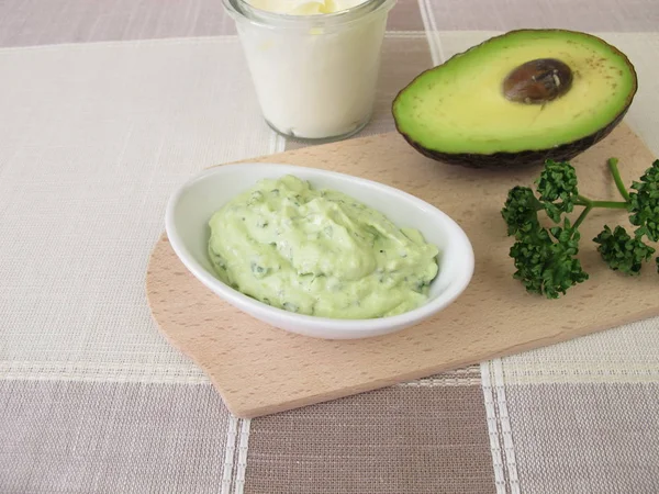 Guacamole Mit Avocado Frischkäse Und Petersilie — Stockfoto