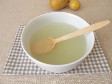 Hamur tatlısı suyu, su patates köfte pişirme