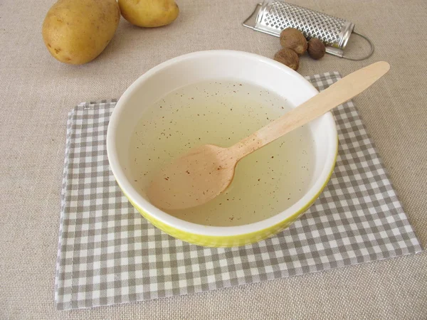 ナツメグの餃子スープ — ストック写真