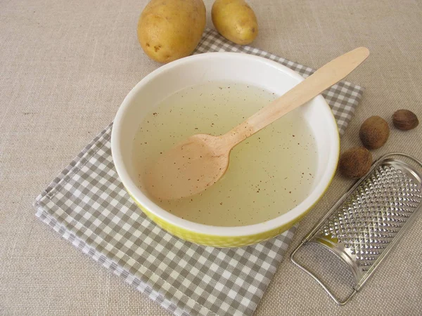 Brodo Gnocco Con Noce Moscata — Foto Stock