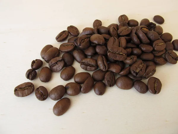 Roasted Organic Arabian Coffee Beans Wooden Board — ストック写真