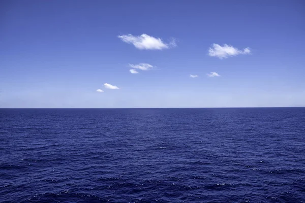 Céu azul e nuvens — Fotografia de Stock