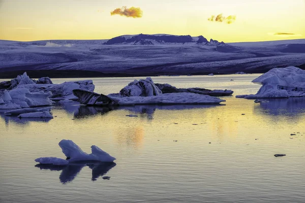 Răsărit și apus de soare în laguna ghețarului — Fotografie, imagine de stoc