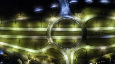 Roundabout, gece