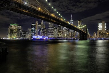 Brooklyn Köprüsü, Doğu Nehri ve manhattan 