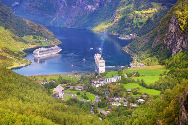Geiranger Fjord ile Norveç'te yolcu gemilerine
