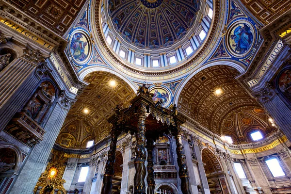 Luxus Interieur Der Petersbasilika Das Wichtigste Katholische Wahrzeichen Rom Italien — Stockfoto