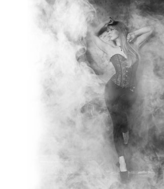 Duman güzel ince kadın