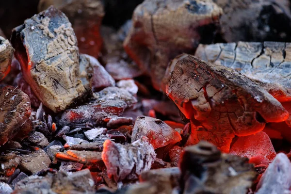 Burning embers close up — Stock Photo, Image