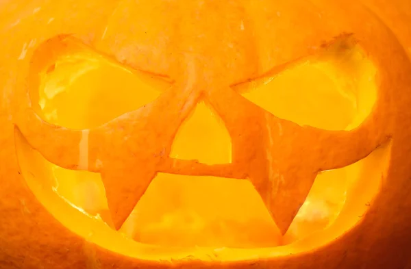 Резные Хэллоуин тыквы крупным планом — стоковое фото