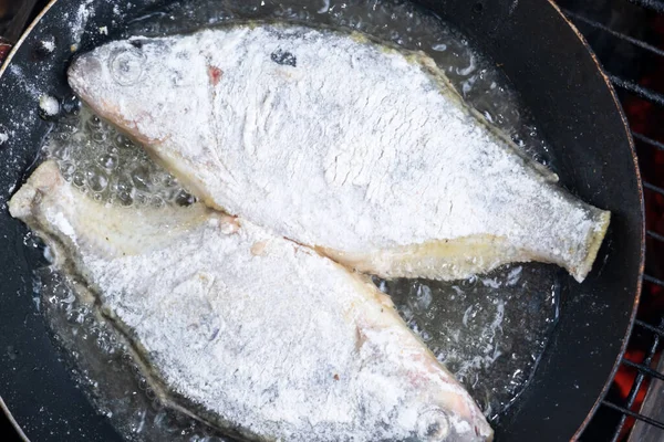 Belo Peixe Recém Capturado Frito Uma Panela — Fotografia de Stock