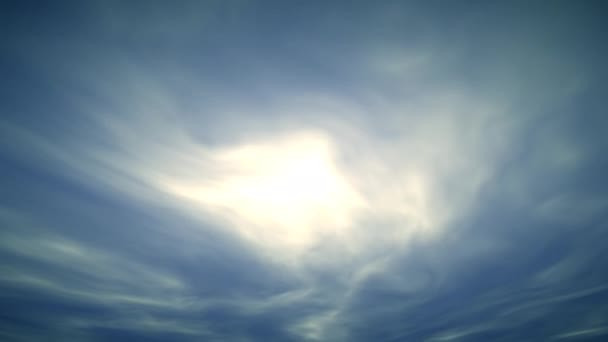 Nube soplando sobre visor nublado cielo lluvia viniendo mal tiempo — Vídeos de Stock