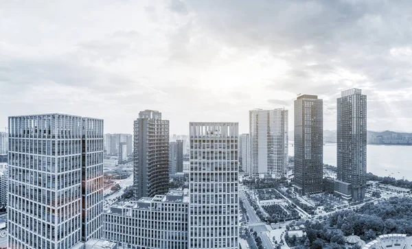 Wolkenkrabbers Van Een Moderne Stad Met Uitzicht Perspectief Onder Hemel — Stockfoto