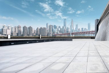 modern şehir boş modern meydanda