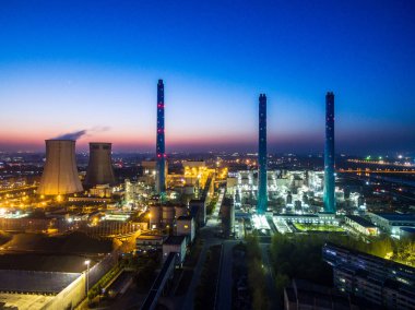 Petrol ve gaz sanayi havadan görünümü. Petrol rafineri tesisi form Sanayi.