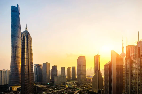 Skyskrapor Modern Stad Med Utsikt Över Perspektiv Blå Himmel — Stockfoto