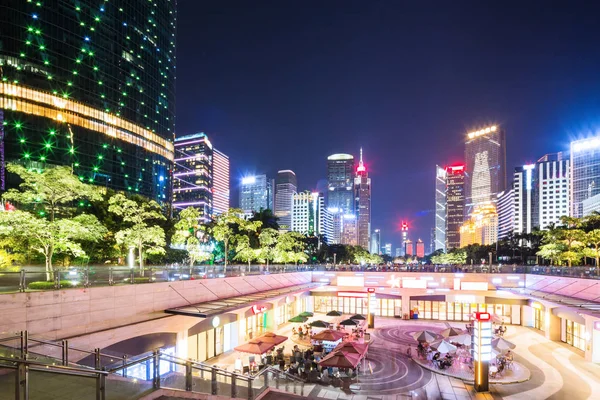 Strada Grattacieli Una Città Moderna Notte — Foto Stock