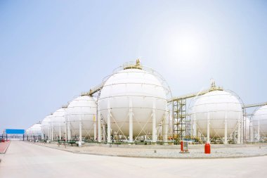 büyük petrol depo görünümünü