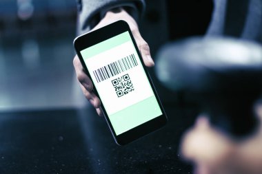 Online alışveriş, Qr kodu ödeme, nakitsiz teknoloji kavramı