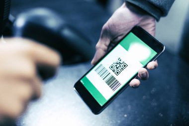 Online alışveriş, Qr kodu ödeme, nakitsiz teknoloji kavramı