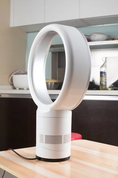 Hangzhou Çin Nisan 2018 Dyson Air Çarpanı Hiçbir Dış Kanatları — Stok fotoğraf