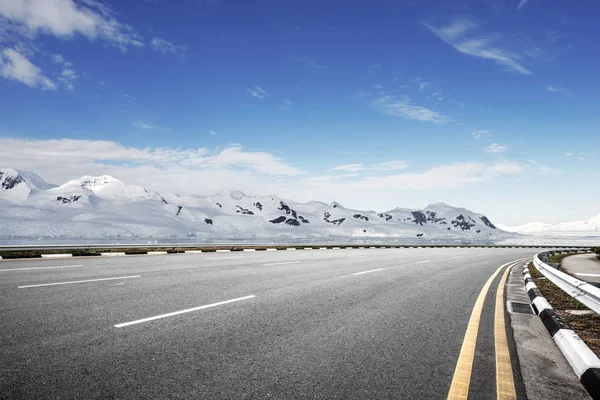 Empty Asphalt Road Snow Mountains — Stock Photo, Image