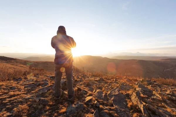 Man Take Photo Top Mountain Sunrise — Stock Photo, Image