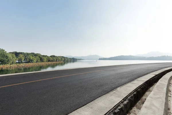 Route Asphaltée Vide Avec Paysage — Photo