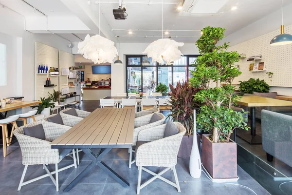 Interior Del Restaurante Con Decoración Moderna — Foto de Stock