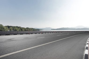 boş asfalt yol ile peyzaj