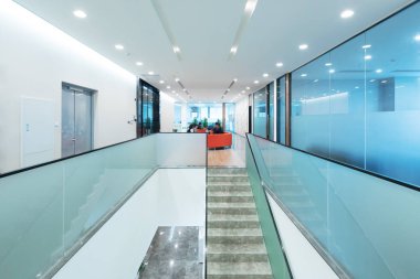 boş modern ofis merdiven