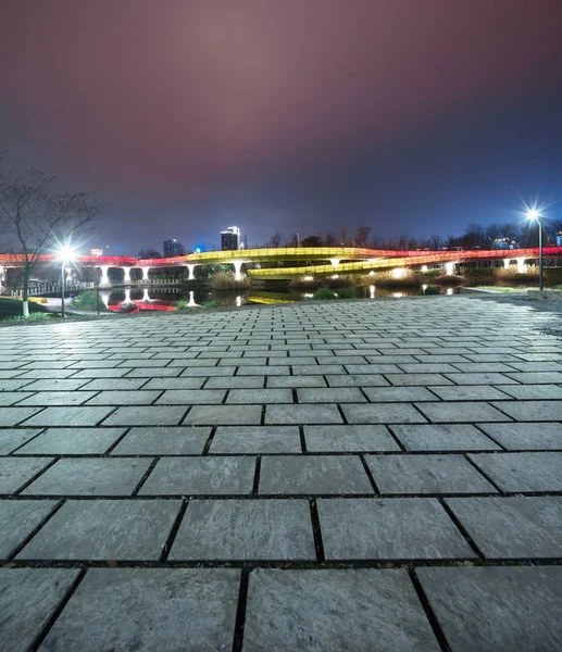 Suelo Ladrillo Vacío Con Paisaje Urbano —  Fotos de Stock