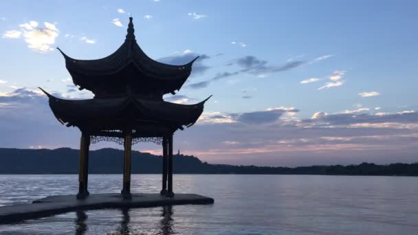 Starověký Pavilón Hangzhou Západní Jezero Soumraku Číně — Stock video