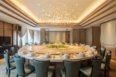 Masa ve koltuk Çin restoranı iç