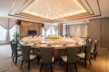 Masa ve koltuk Çin restoranı iç