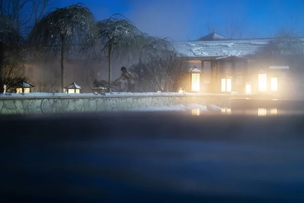 吉林省夜间温泉室外 — 图库照片