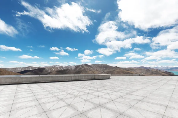 Suelo Vacío Con Cielo Azul — Foto de Stock